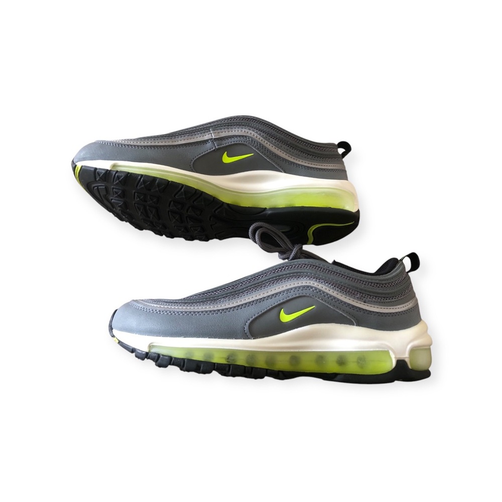 NWOT Nike Air Max 97 Boy's Size 6Y Sneakers